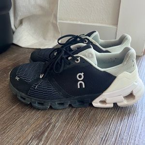 On Running Cloud sneakers